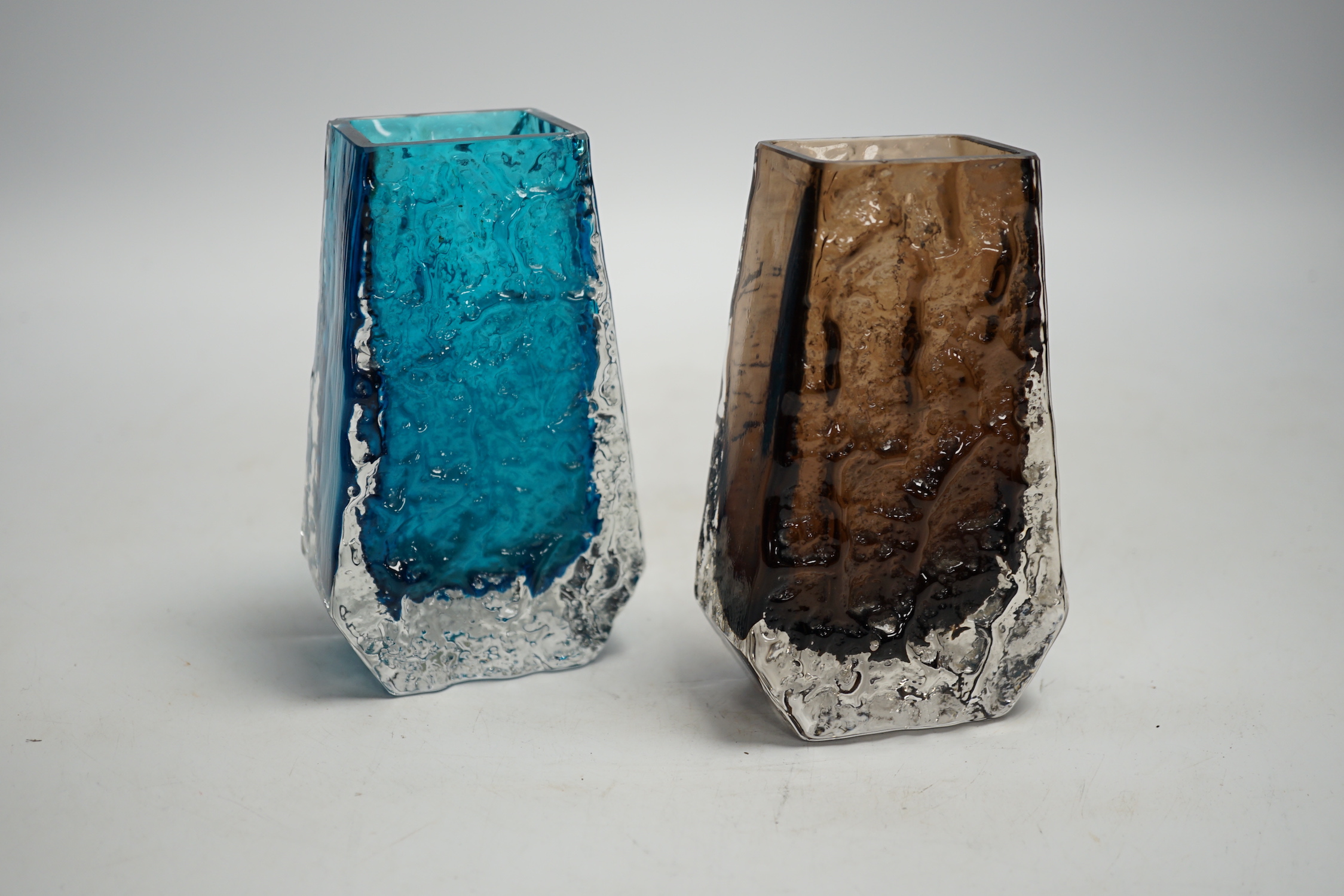 Two Whitefriars ‘Coffin’ vases in cinnamon and kingfisher blue (chipped), 13cm